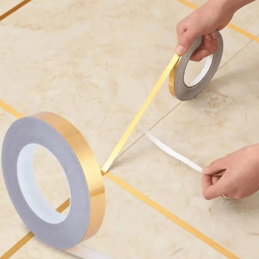 Ruban décoratif auto-adhésif 50M pour joints de carrelage, murs et sols étanches.