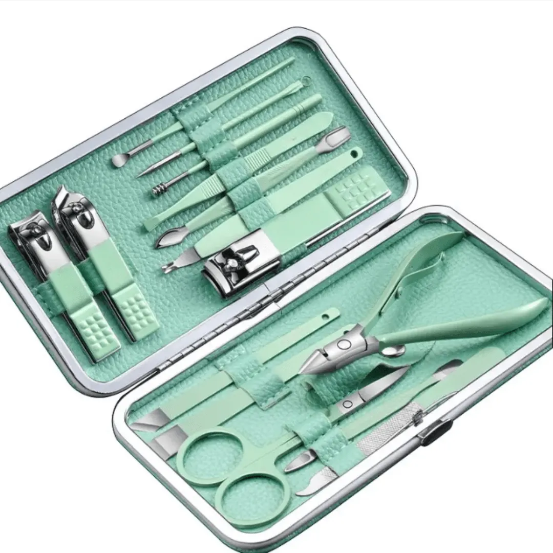 Trousse manucure-pédicure 15 pièces – Soins professionnels à domicile.