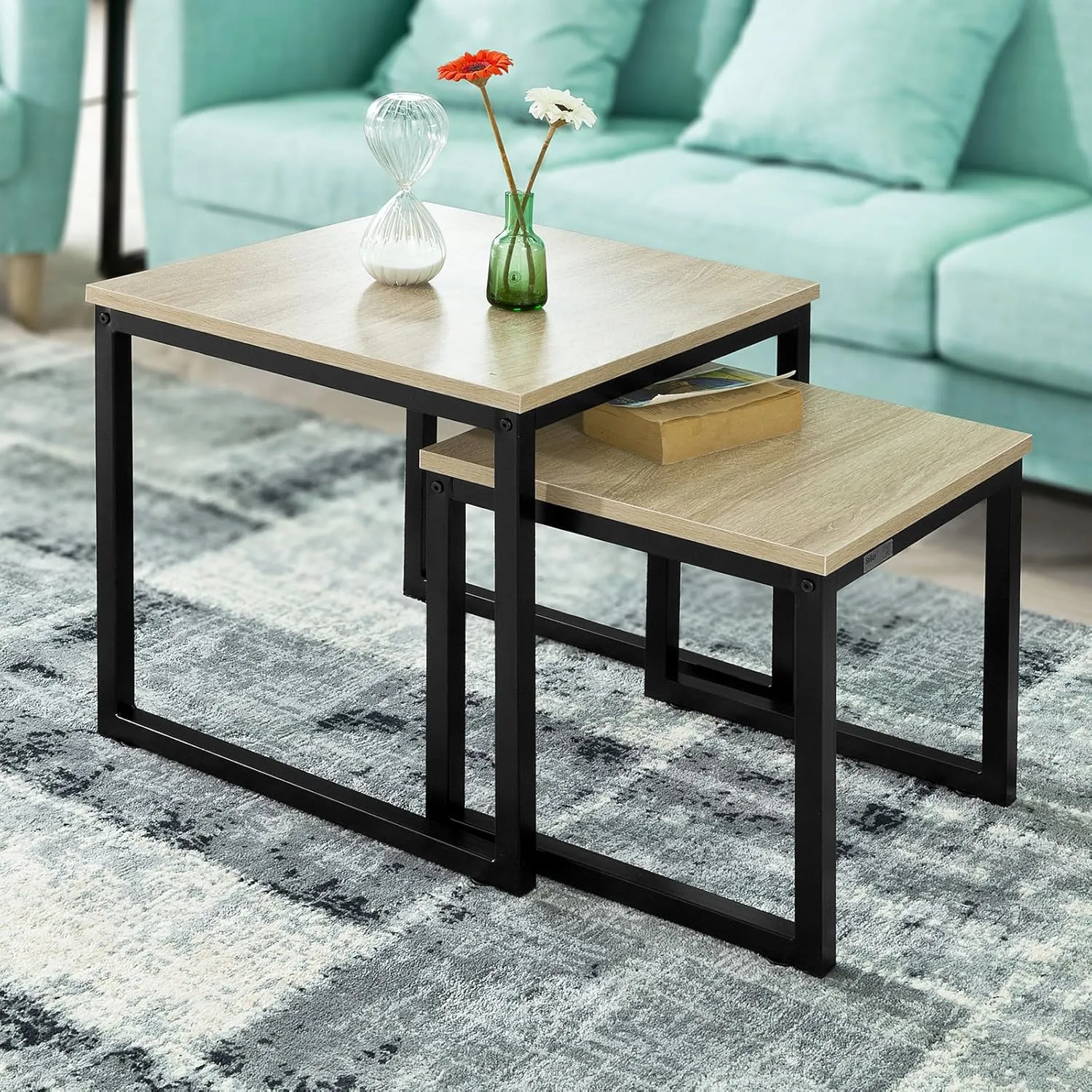 Ensemble de 2 tables d'appoint empilables, tables carrées.
