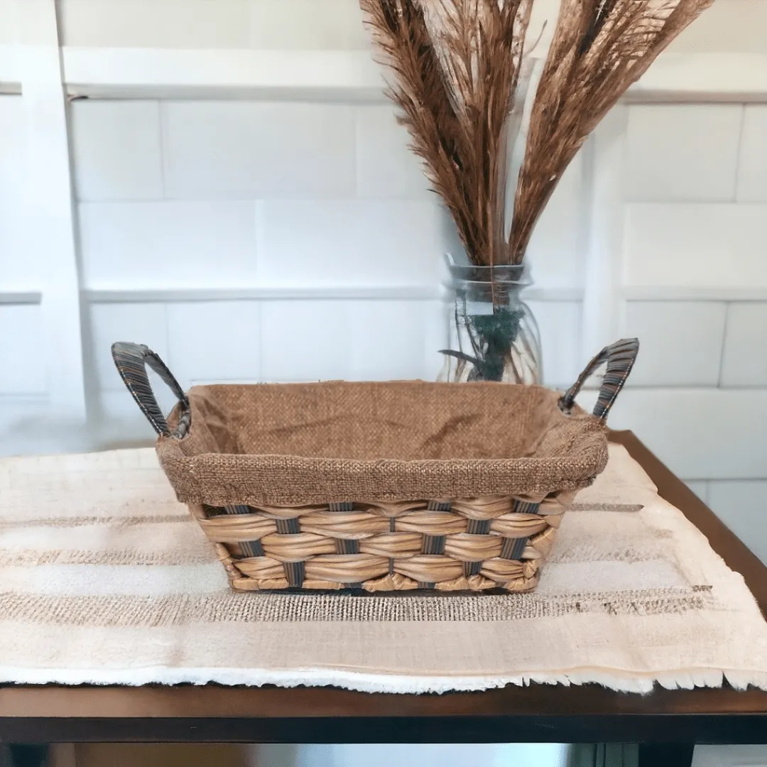 Panier carré avec tissu marron, design élégant et résistant pour le rangement