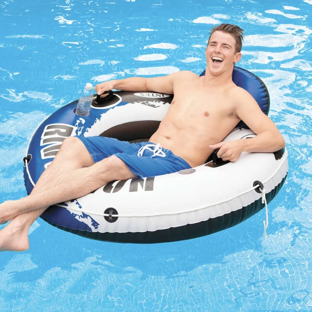 Flotteur gonflable confortable pour une détente sur l'eau