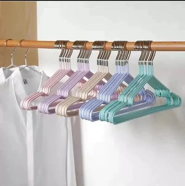Ensemble de 6 Cintres Antidérapants en métal pour vêtements et manteaux (colleur aléatoire)