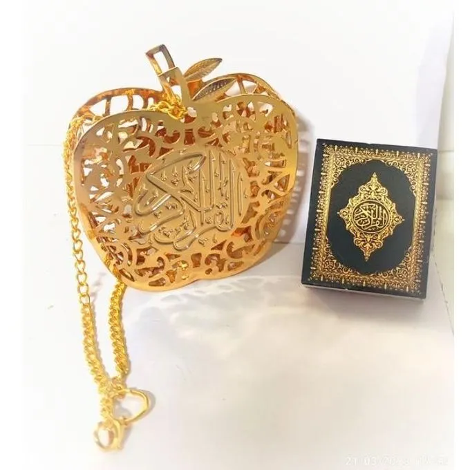 Élégance intemporelle Pendentif Vintage Arabe Islamique en Or