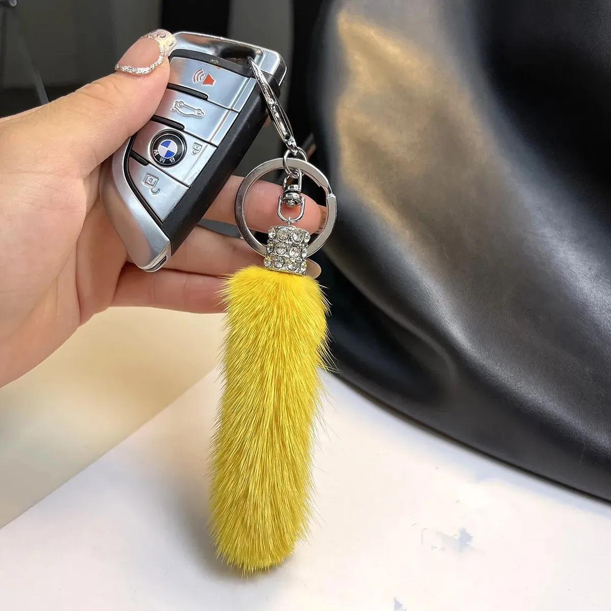 Porte Clé de Voiture Chic Ajoutez une Touche d'Élégance à Votre Conduite