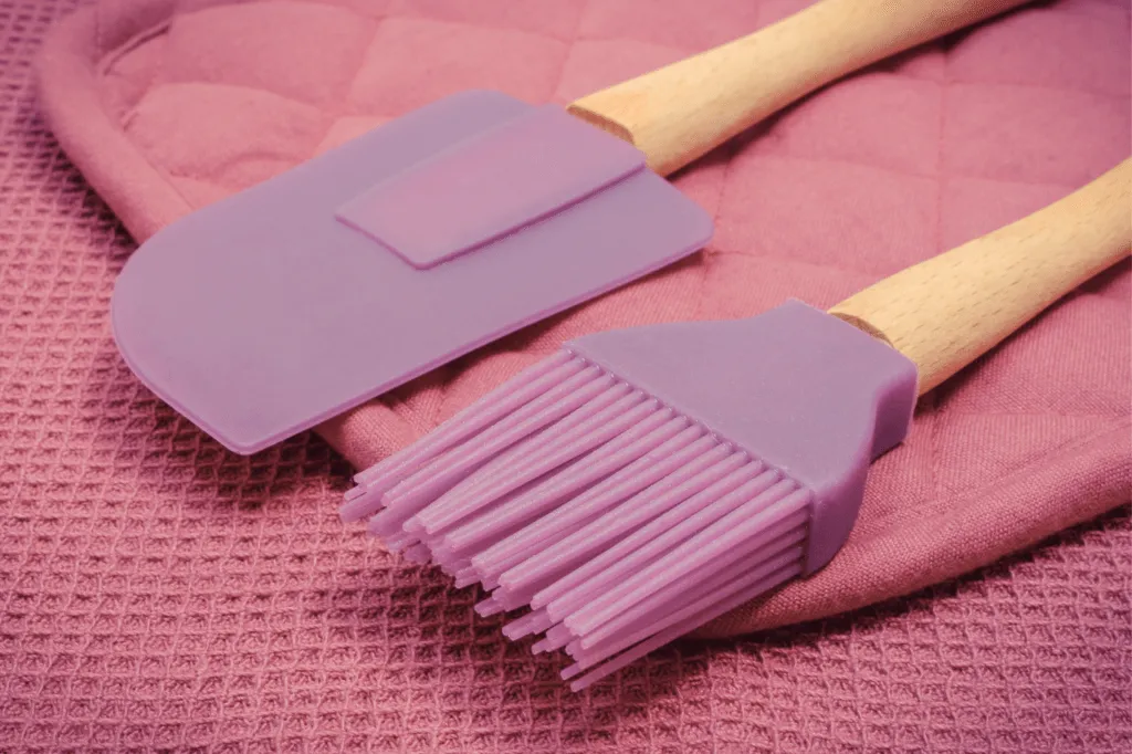 Ensemble d'Ustensiles de Cuisine en Silicone et Bois pour une Cuisson Sans Effort