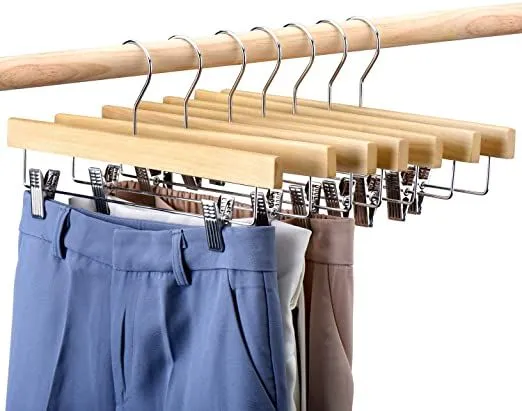 Optimisez l'espace de votre dressing avec nos Cintres en bois pour jupes