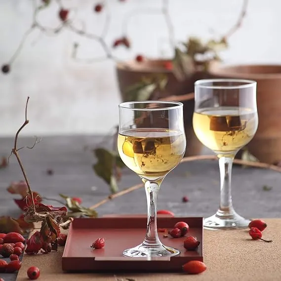 Élégance en verre Profitez de vos boissons préférées avec ce lot de 6 verres raffinés