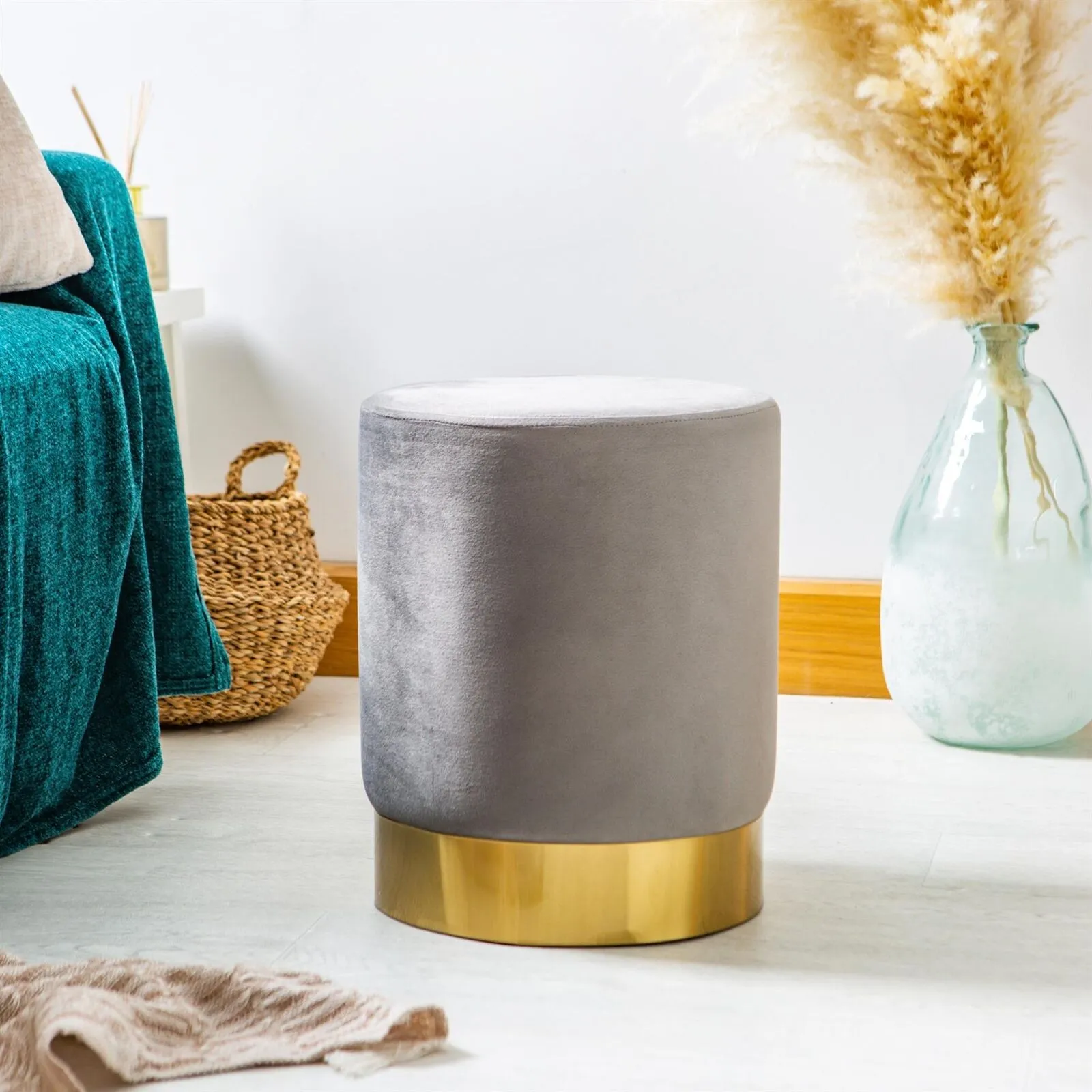 Élégance Circulaire Le Tabouret Germany Moderne pour une Chambre Chic