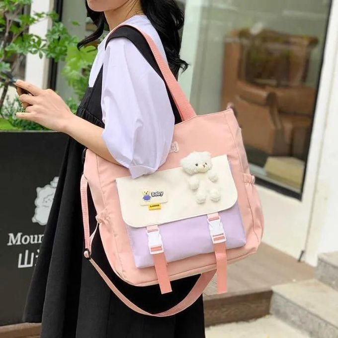 Sac Bandoulière Féminin – Design Urbain, Pratique et Résistant à l’Usure