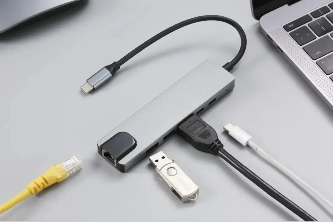 Le compagnon ultime pour votre USB C Adaptateur 8 en 1 Airies avec HDMI 4K et Charge Rapide