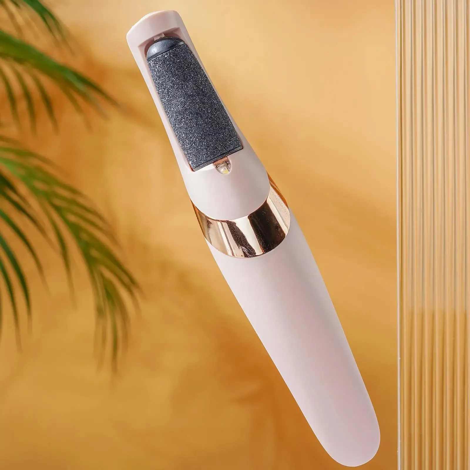 Pieds doux en un instant Découvrez notre appareil électrique de gommage révolutionnaire